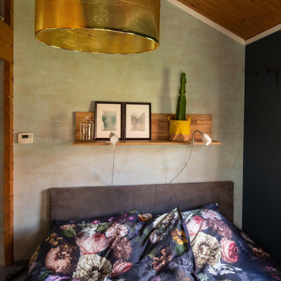 ヒルフェルスム Onder De Kersenboom Bed & Breakfast エクステリア 写真