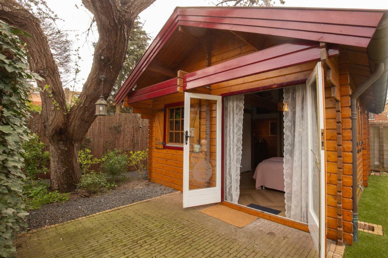 ヒルフェルスム Onder De Kersenboom Bed & Breakfast エクステリア 写真
