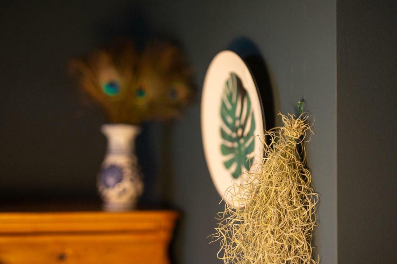 ヒルフェルスム Onder De Kersenboom Bed & Breakfast エクステリア 写真